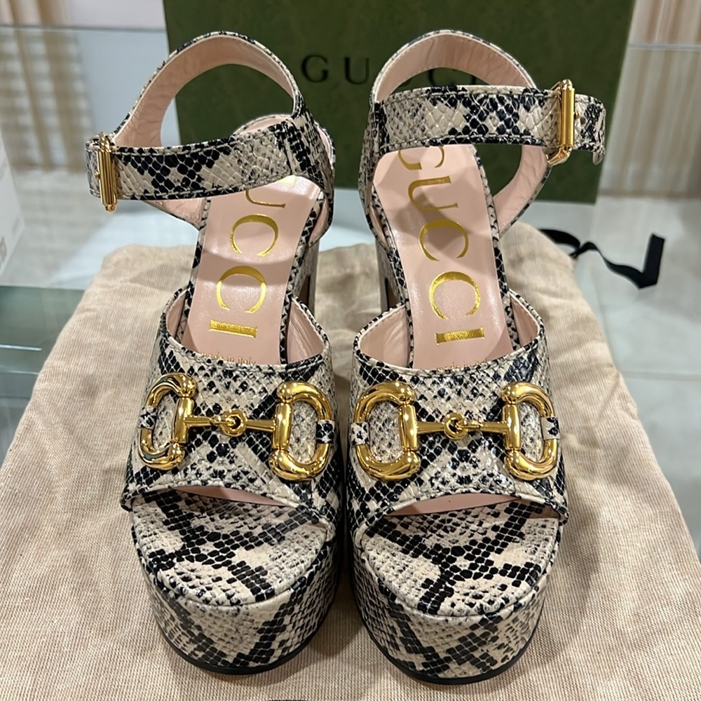 🔥🔥🔥Authentic Gucci Python Calf Print Sandals - Picture 4 of 11